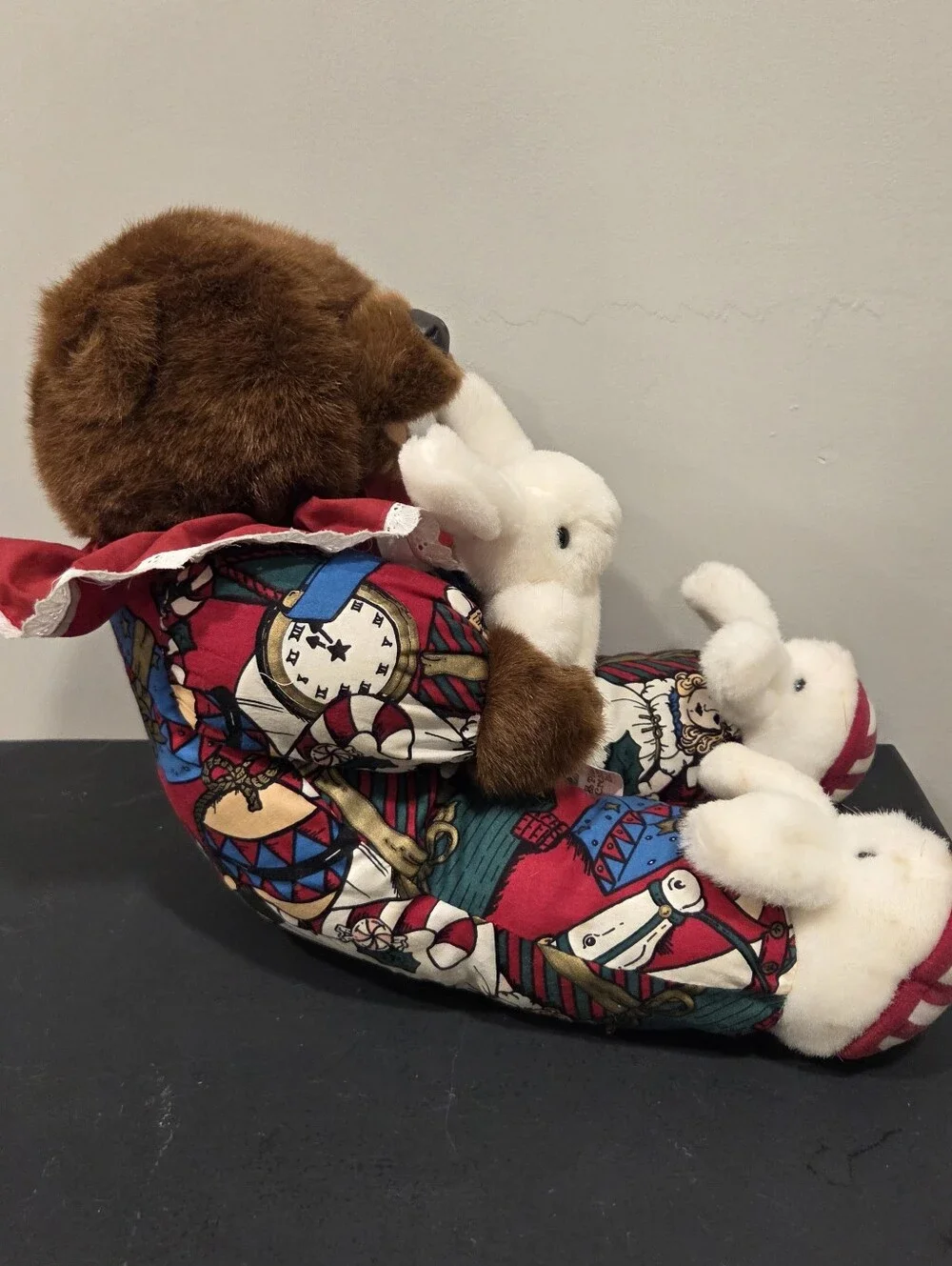 Plush Creations 1995 Christmas Bear With Bunnies